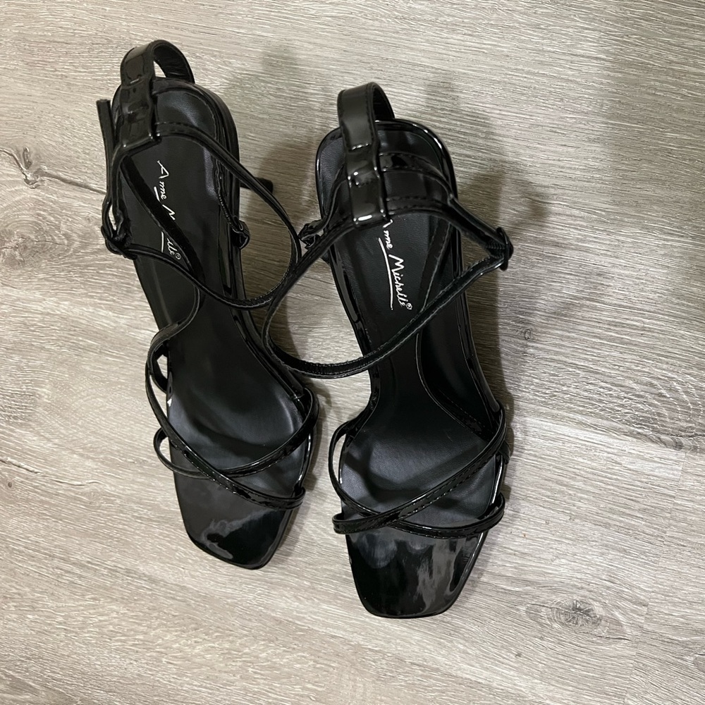 Mid Sized Black Heel Size 10